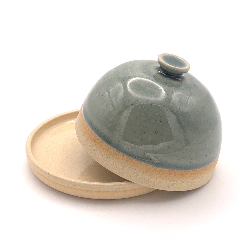 Small Butter Dish with Lid image 6